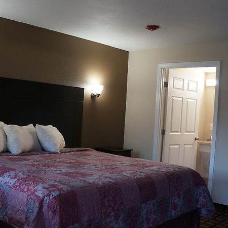 Best Stay Inn Plainville Bagian luar foto