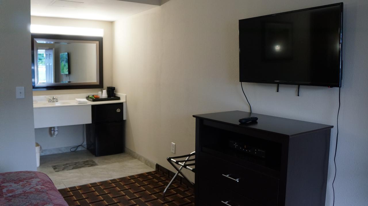 Best Stay Inn Plainville Bagian luar foto