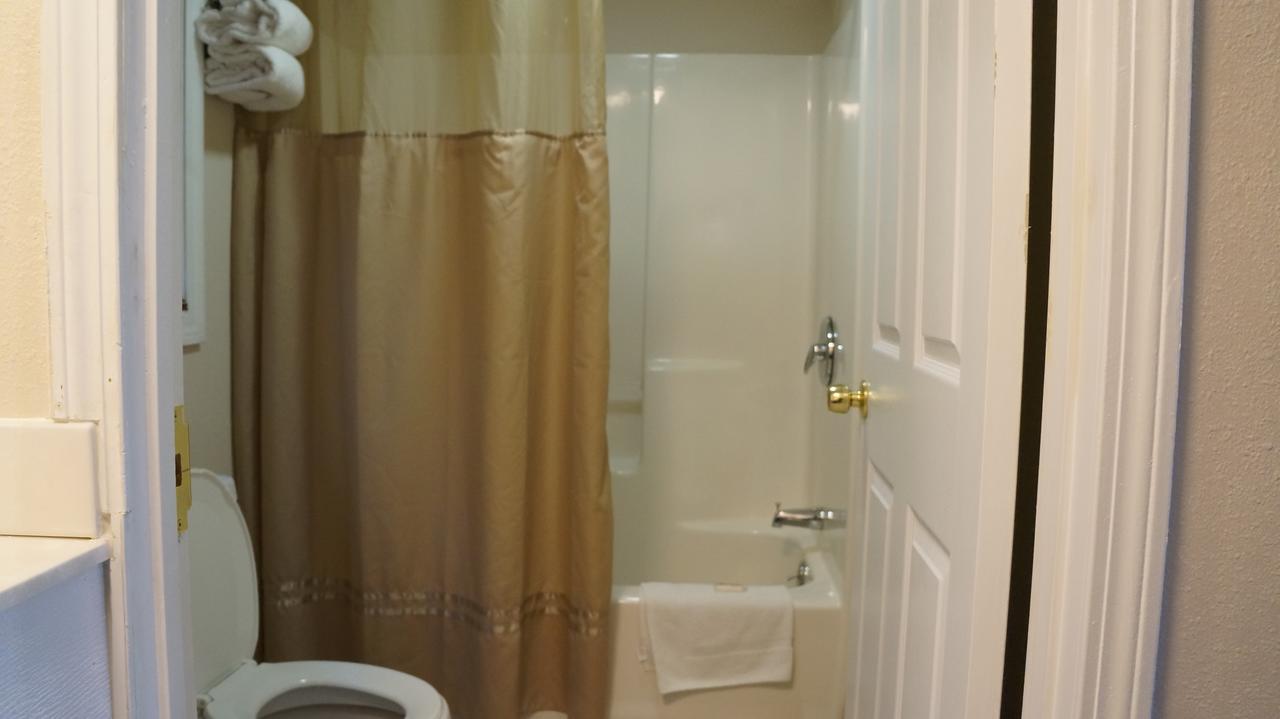 Best Stay Inn Plainville Bagian luar foto