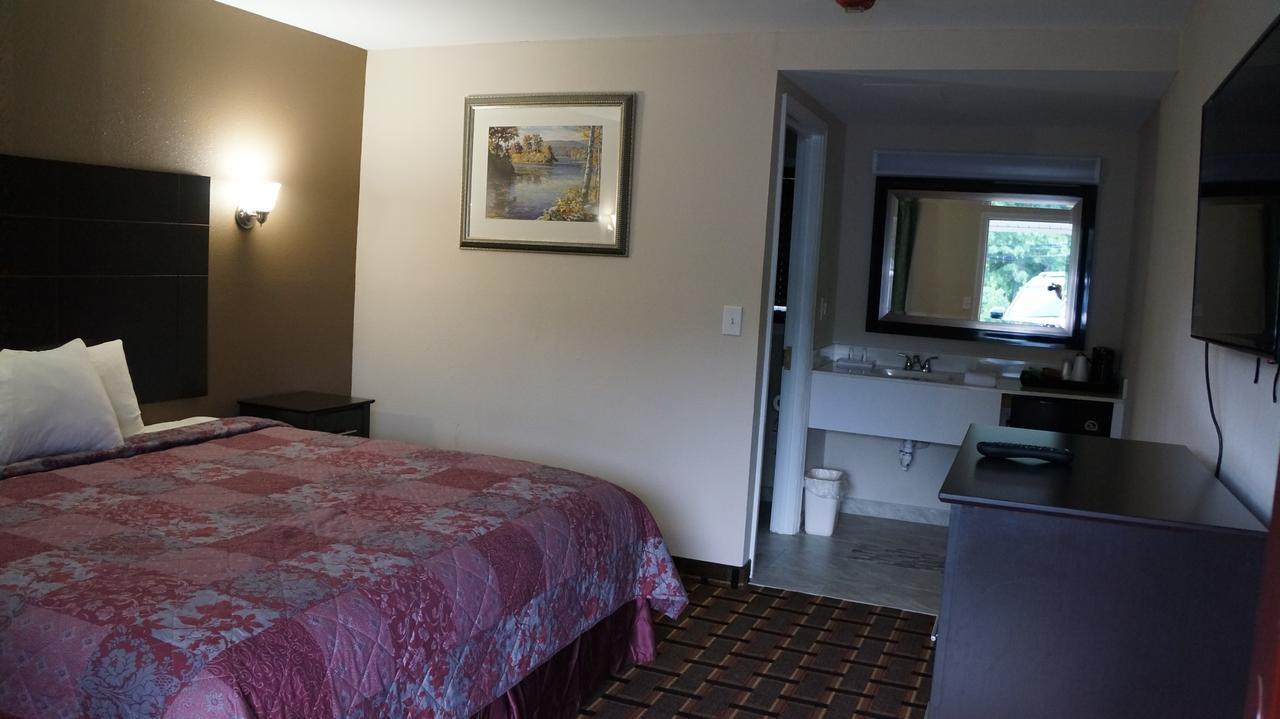 Best Stay Inn Plainville Bagian luar foto