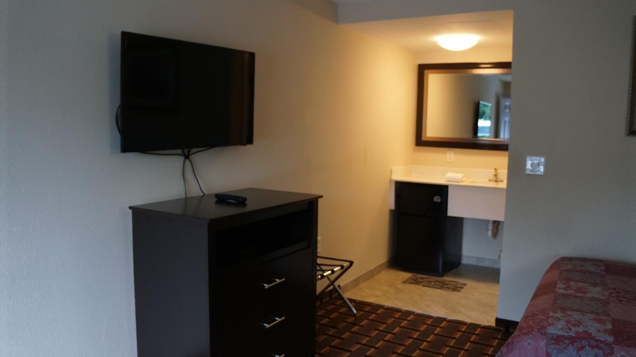 Best Stay Inn Plainville Bagian luar foto