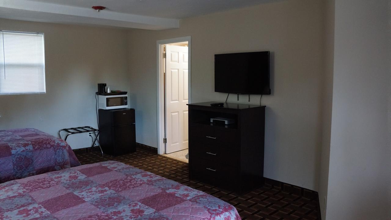 Best Stay Inn Plainville Bagian luar foto