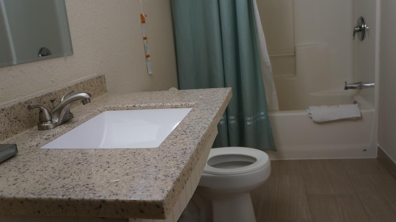 Best Stay Inn Plainville Bagian luar foto
